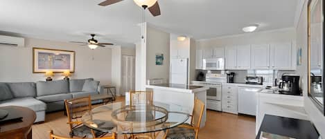 Open-Plan Living With Dining