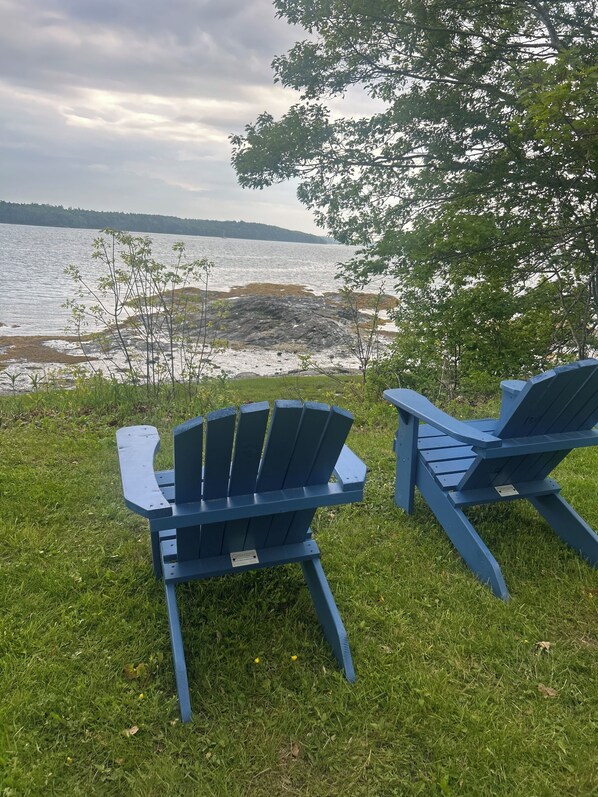 Property grounds - Cozy, rustic retreat on Middlebay (Brunswick)