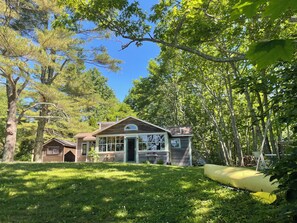 Exterior - Cozy, rustic retreat on Middlebay (Brunswick)