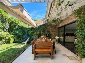 Outdoor dining - Large Families · in Villa Ballester · Northern Greater Buenos Aires (Villa General Juan Gregorio de Las Heras)