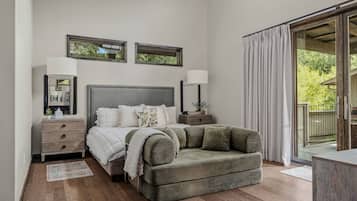 1 bedroom, desk, iron/ironing board, WiFi
