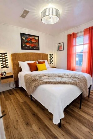 2 habitaciones, tabla de planchar con plancha, wifi y ropa de cama 