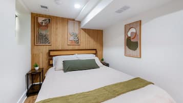 Iron/ironing board, travel cot, WiFi, bed sheets