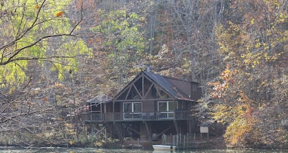 Maple Cabin: Lakefront & Pet Friendly,3bed/1.5bath
