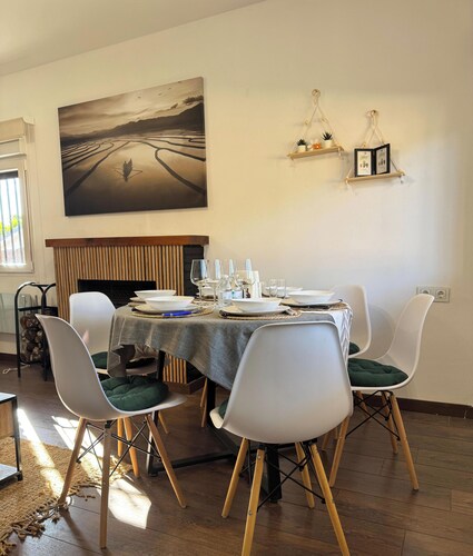 Private chalet with pool, barbecue and fireplace, 1 hour from Madrid