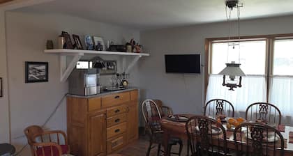 Farm House by the Pond
8 Guest 4 bedroom 4 beds 3.5 baths in Rock Valley Iowa