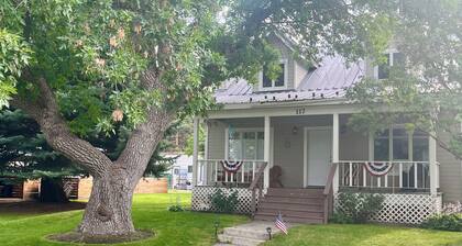 Family-friendly 3-bedroom house near Sun Valley with AC in serene Bellevue