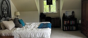 Family-friendly 3-bedroom house near Sun Valley with AC in serene Bellevue