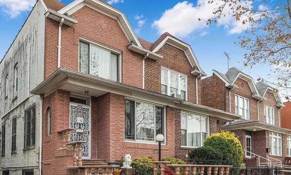 Exterior - Spacious Brooklyn 4BR/2BA Across 2 Private Floors with Yard (Brooklyn)