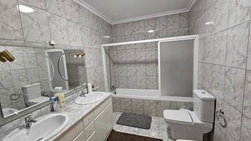 Double Room, 1 Double Bed, Pool View | Bathroom