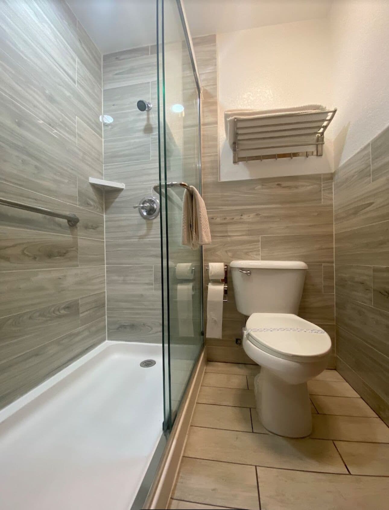 Standard Room | Bathroom