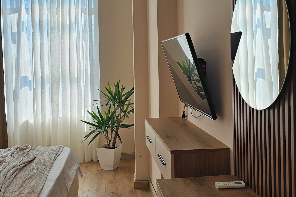 Room, City View | WiFi (free)