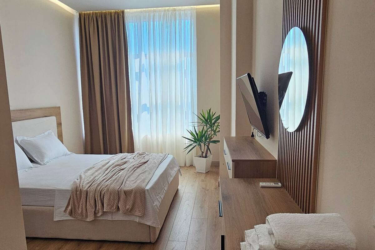 Room, City View | WiFi (free)