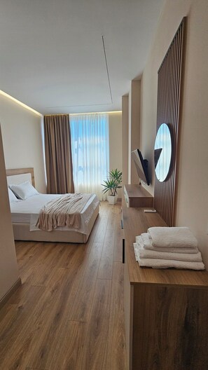 Room, City View | WiFi (free)