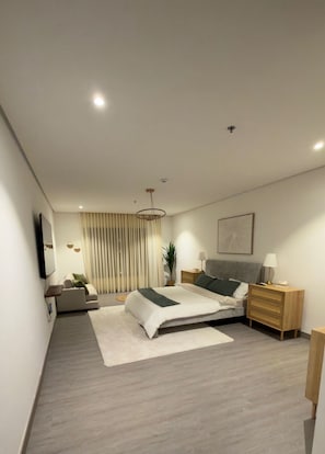3 bedrooms, iron/ironing board, free WiFi