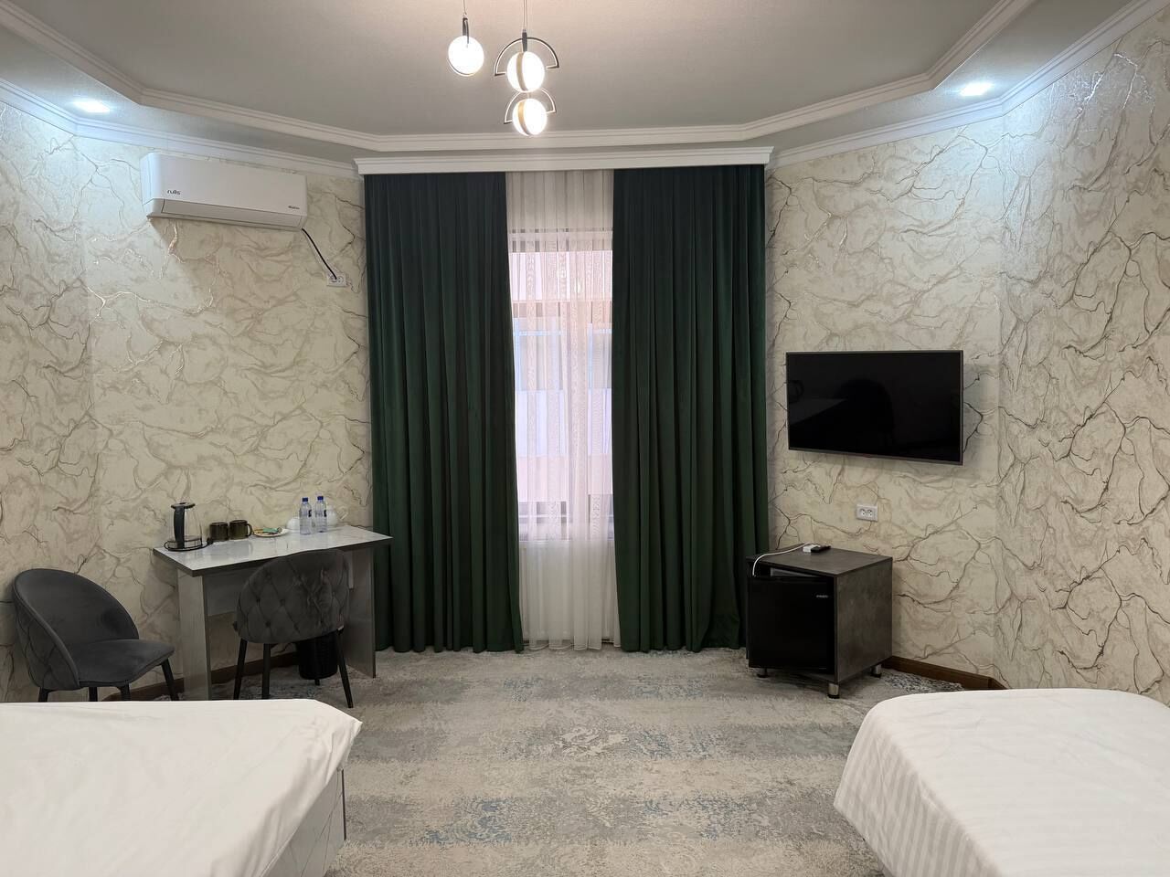 Family Room, City View