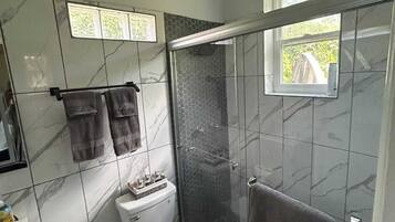 Bruser, håndklæder, Sæbe, Toiletpapir