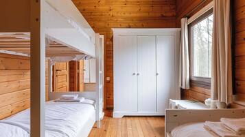 2 slaapkamers, reisbedje, wifi, beddengoed