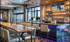 Bar (in der Unterkunft)