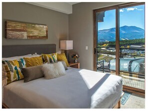 3 bedrooms, in-room safe, iron/ironing board, free WiFi - 3-bedroom resort in Breckenridge at Grand Colorado at Peak 8 resort (Breckenridge)
