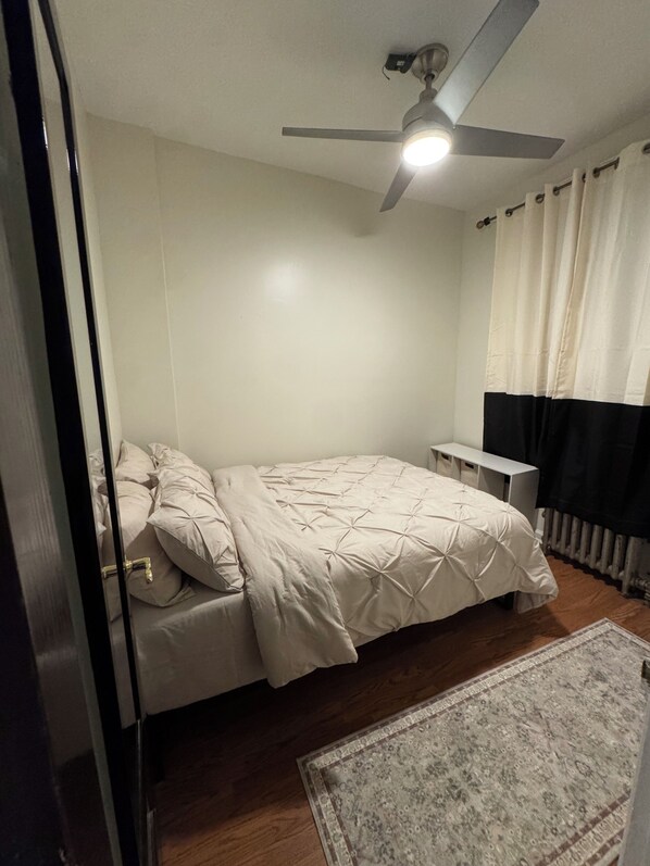2 bedrooms, iron/ironing board, WiFi, bed sheets
