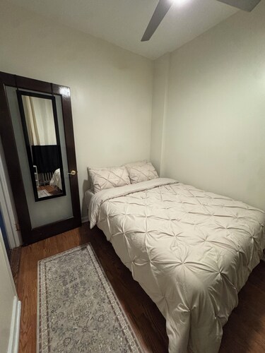 Fantastic 2BR Main Floor Unit in Residential Brooklyn Semi-attached Townhome