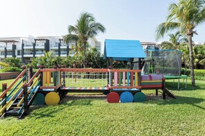Children’s area - Luxury Ocean View Penthouse + Resort Pool (Playa del Carmen)
