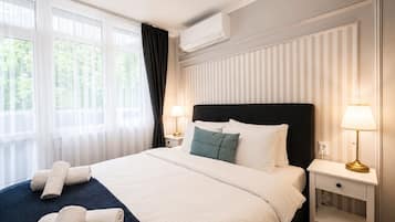 Iron/ironing board, WiFi, bed sheets