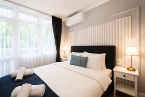 Tabla de planchar con plancha, wifi y ropa de cama 