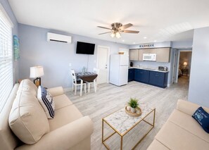 Living area - Newly updated 1-bedroom condo in marvelous St. Pete Beach with AC (St. Pete Beach)