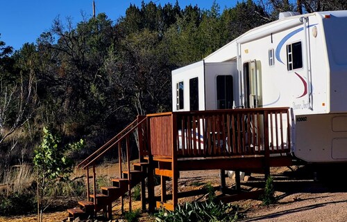 Cozy One Bedroom Glamping Camper