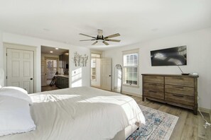 5 habitaciones, tabla de planchar con plancha, cuna de viaje y wifi 