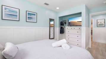 4 bedrooms, iron/ironing board, travel cot, WiFi