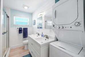 Shower, hair dryer, towels, shampoo - Private Beach Resort | Fire Pit, Kayaks, Hammocks (Indian Rocks Beach)