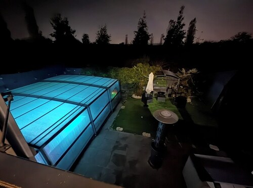 Maison avec piscine et jardin tropicale