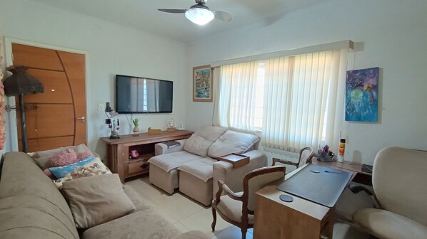 Living area - Cozy and fully equipped apartment for families in Jardim Paulistano. (Ribeirão Preto)