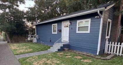 Sleek & Secure Modern Suite Near Ferry