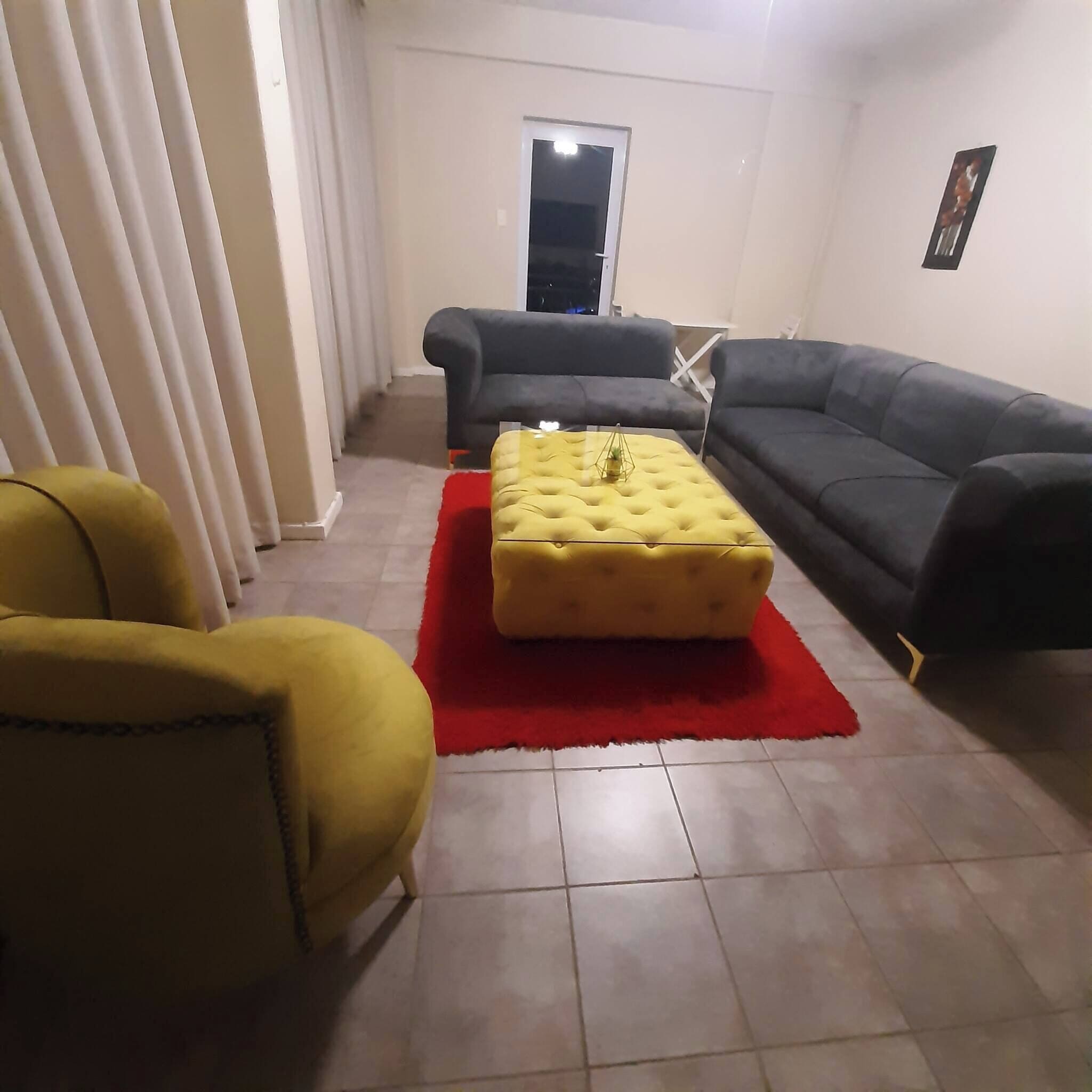 Departamento, 3 habitaciones, con acceso para personas discapacitadas, balcón | Área de sala de estar