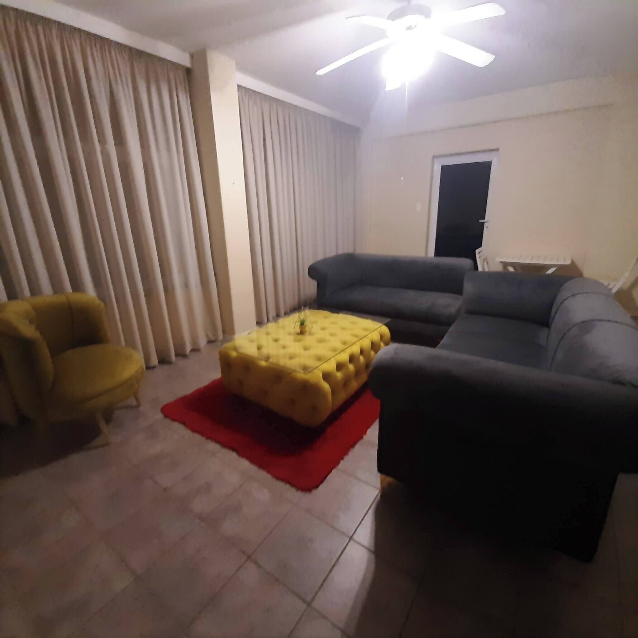 Departamento, 3 habitaciones, con acceso para personas discapacitadas, balcón | Área de sala de estar