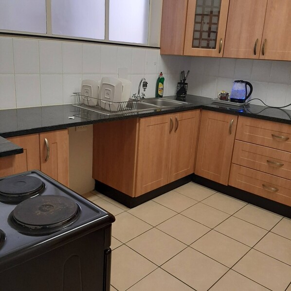 Apartment, 3 Bedrooms, Accessible, Balcony | Interior