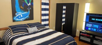 Cozy 1-bedroom studio apartment in pleasant McLean with AC, arcade game, huge TV