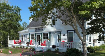 The Glengarry Inn · 4BR 1880s Heritage Property · Cabot Trail & Aspy Bay