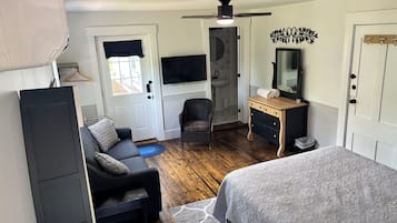 4 bedrooms, WiFi, bed sheets