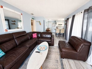 Living area - Serene 2-bedroom condo on St. Pete Beach with a View (St. Pete Beach)