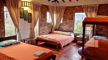 Family Room, Multiple Beds