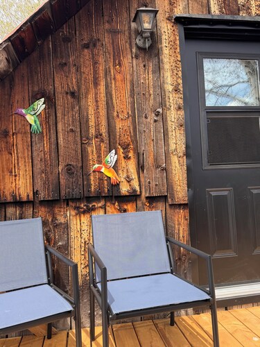 The Loft at New Frontiers Retreat, group/large family lodge in country setting .