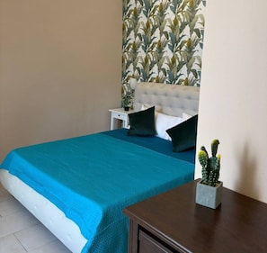 5 bedrooms, WiFi, bed sheets - Rooms at Castello Celine (Catania)