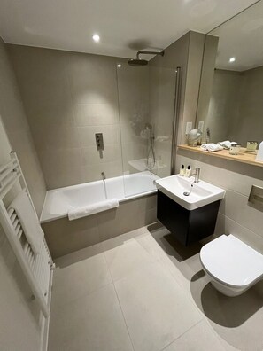 Shower, hair dryer, towels, soap - 2027 Open championship in St Andrews (St Andrews)
