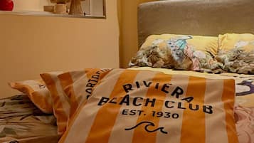Iron/ironing board, WiFi (free), bed sheets