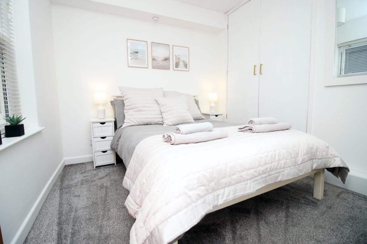1 bedroom, iron/ironing board, travel cot, free WiFi